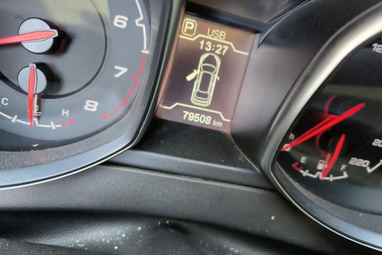 Used Chery Tiggo 5 2014 2.0L CVT Family Deluxe Edition Odometer Close Up
