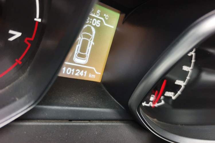 Used Chery Tiggo 5 2014 2.0L Manual - Family Deluxe Edition Odometer Close Up