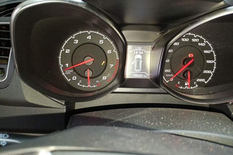 Used Chery Tiggo 5 2014 2.0L CVT Family Deluxe Edition Odometer Close Up