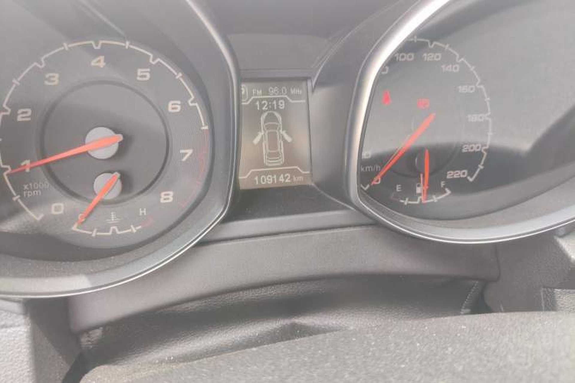 Used Chery Tiggo 5 2014 2.0L CVT Family Deluxe Edition Odometer Close Up
