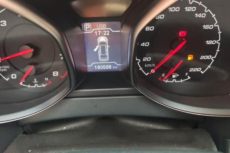 Used Chery Tiggo 5 2014 2.0L CVT Family Deluxe Edition Odometer Close Up