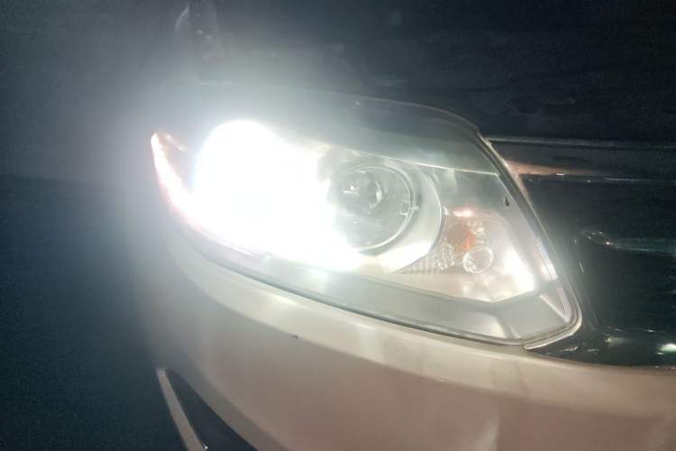 Used Chery Tiggo 5 2014 2.0L CVT Family Deluxe Edition Right Front Headlight