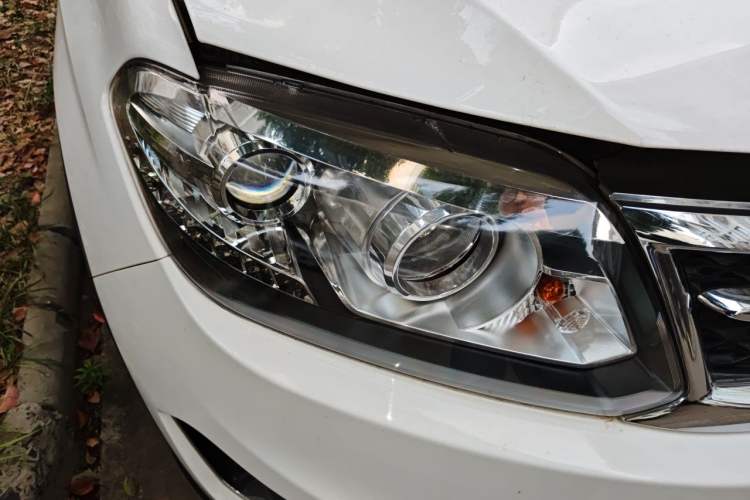 Used Chery Tiggo 5 2014 2.0L Manual - Family Deluxe Edition Right Front Headlight