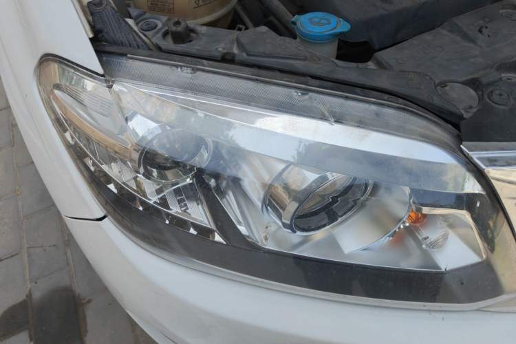 Used Chery Tiggo 5 2014 2.0L CVT Family Deluxe Edition Right Front Headlight