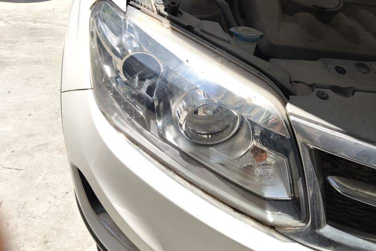 Used Chery Tiggo 5 2014 2.0L Manual - Family Deluxe Edition Right Front Headlight