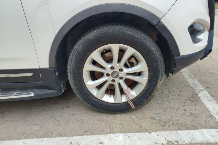 Used Chery Tiggo 5 2014 2.0L Manual - Family Deluxe Edition Right Front Wheel Hub