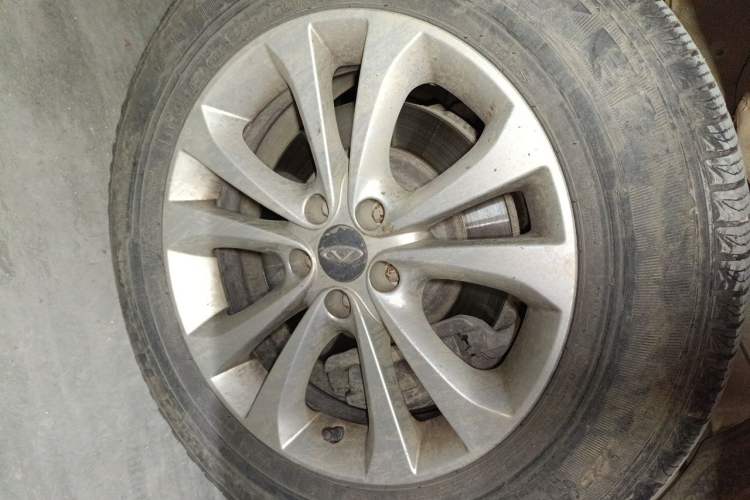 Used Chery Tiggo 5 2014 2.0L Manual - Family Deluxe Edition Right Front Wheel Hub