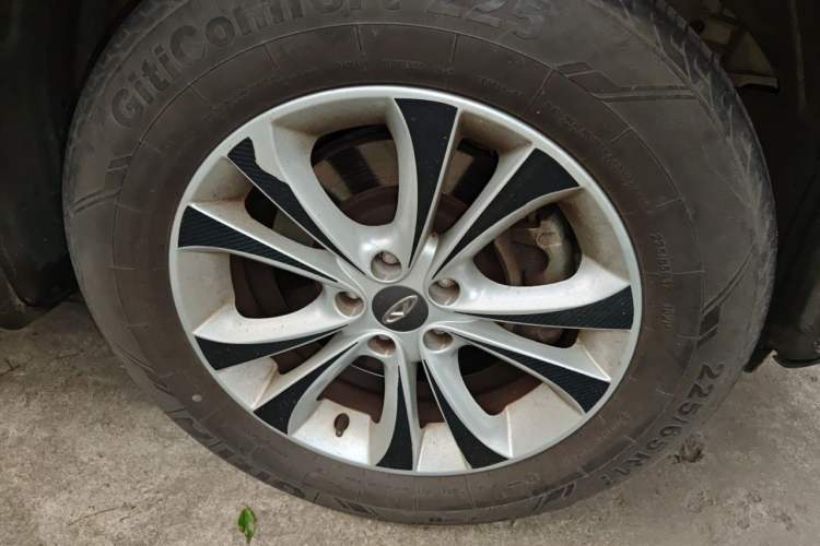 Used Chery Tiggo 5 2014 2.0L Manual - Family Deluxe Edition Right Front Wheel Hub