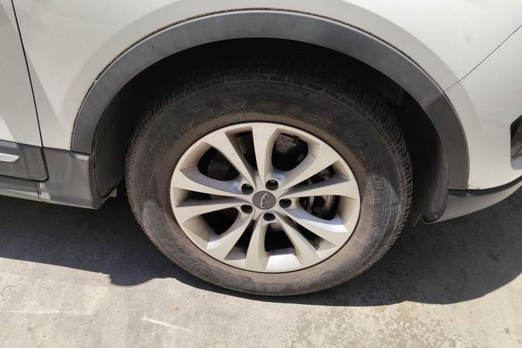 Used Chery Tiggo 5 2014 2.0L Manual - Family Deluxe Edition Right Front Wheel Hub