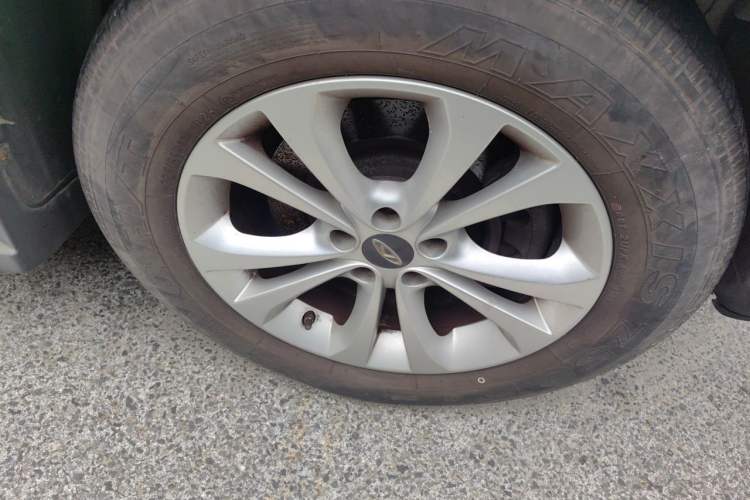 Used Chery Tiggo 5 2014 2.0L Manual - Family Deluxe Edition Right Front Wheel Hub