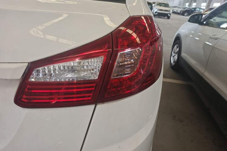 Used Chery Tiggo 5 2014 2.0L CVT Joyful Edition Right Rear Taillight