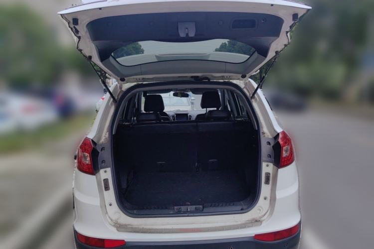 Used Chery Tiggo 5 2014 2.0L Manual - Family Deluxe Edition Trunk