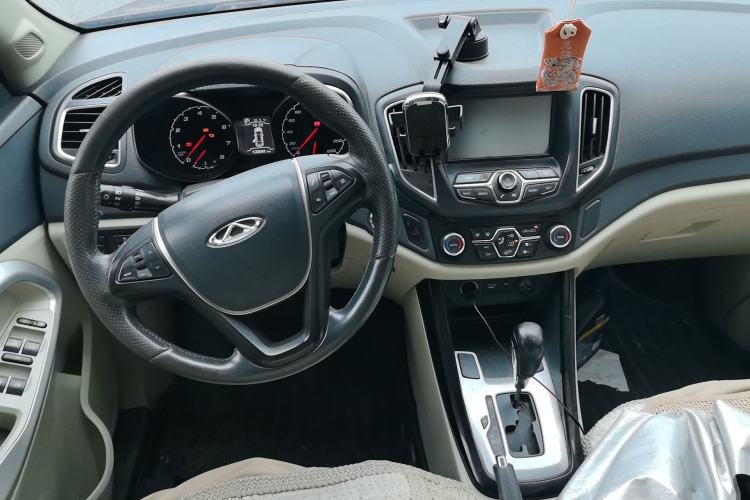 Used Chery Tiggo 5 2014 2.0L CVT Family Deluxe Edition Center Console