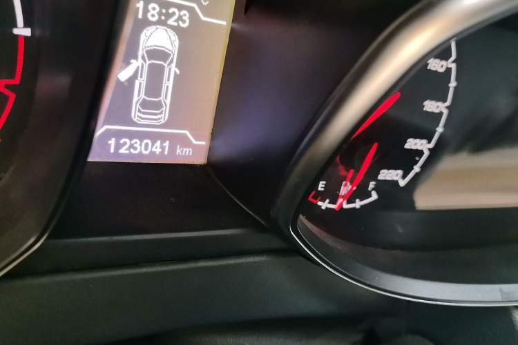 Used Chery Tiggo 5 2014 2.0L CVT Family Deluxe Edition Odometer Close Up