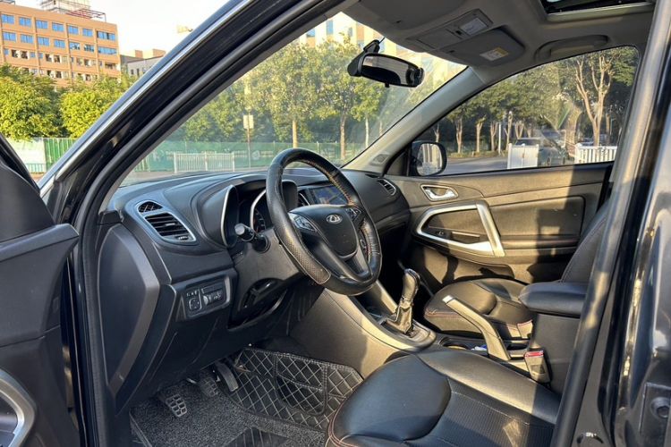 Used Chery Tiggo 5 2015 2.0L Manual Jia Yue Edition Interior 2