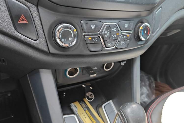 Used Chery Tiggo 5 2015 2.0L CVT Jiayue Edition Audio And AC Panel