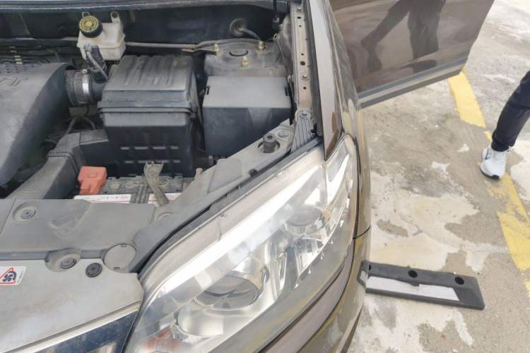 Used Chery Tiggo 5 2015 2.0L CVT Family Deluxe Edition Engine Bay Left