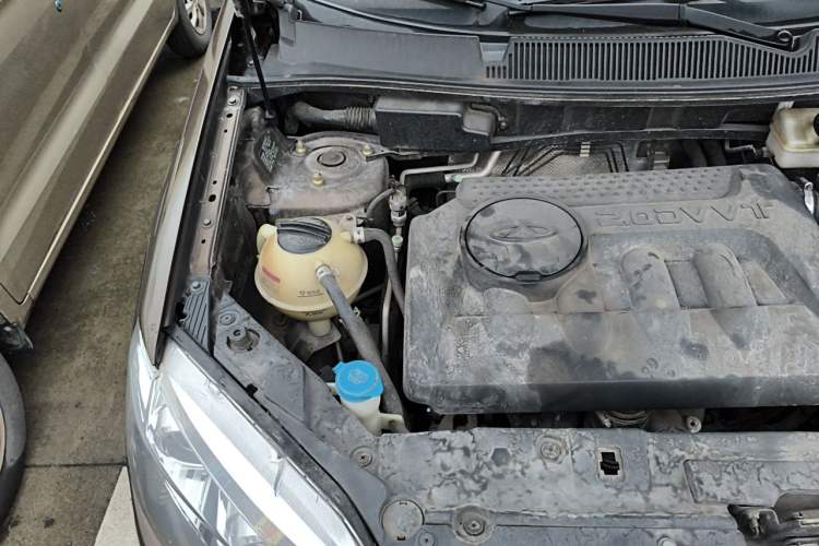 Used Chery Tiggo 5 2015 2.0L CVT Jiayue Edition Engine Bay Right