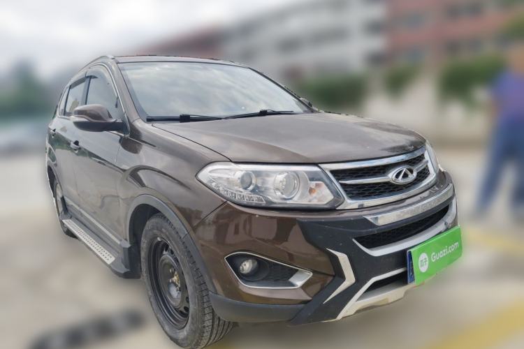 Used Chery Tiggo 5 2015 2.0L CVT Family Deluxe Edition Front Right 45 Deg