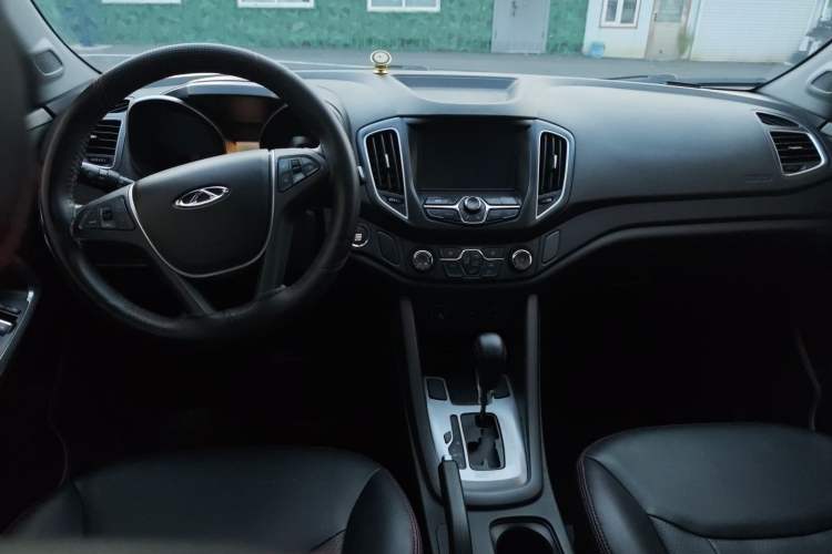 Used Chery Tiggo 5 2015 2.0L CVT Jiayue Edition Interior 3