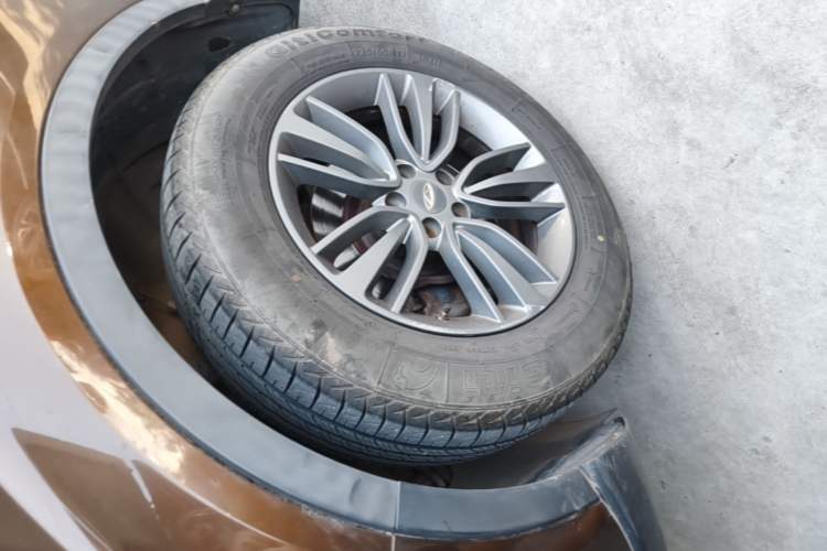Used Chery Tiggo 5 2015 2.0L CVT Jiayue Edition Left Front Wheel Hub
