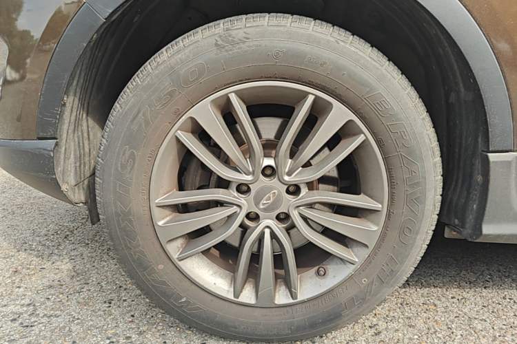 Used Chery Tiggo 5 2015 2.0L CVT Jiayue Edition Left Front Wheel Hub
