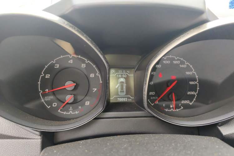 Used Chery Tiggo 5 2015 2.0L CVT Family Deluxe Edition Odometer Close Up