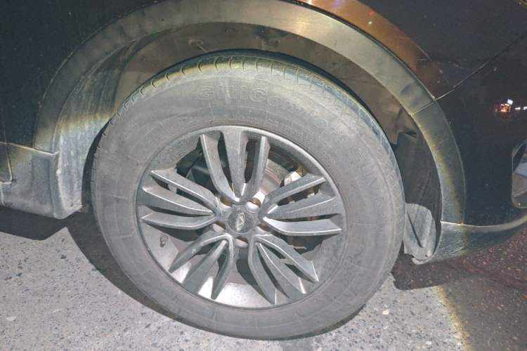 Used Chery Tiggo 5 2015 2.0L CVT Jiayue Edition Right Front Wheel Hub