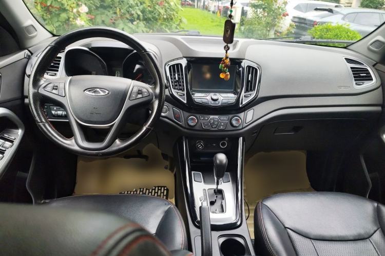 Used Chery Tiggo 5 2015 2.0L CVT Family Deluxe Edition Center Console