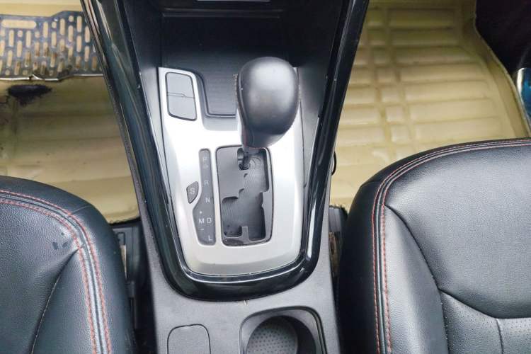 Used Chery Tiggo 5 2015 2.0L CVT Family Deluxe Edition Gear Lever