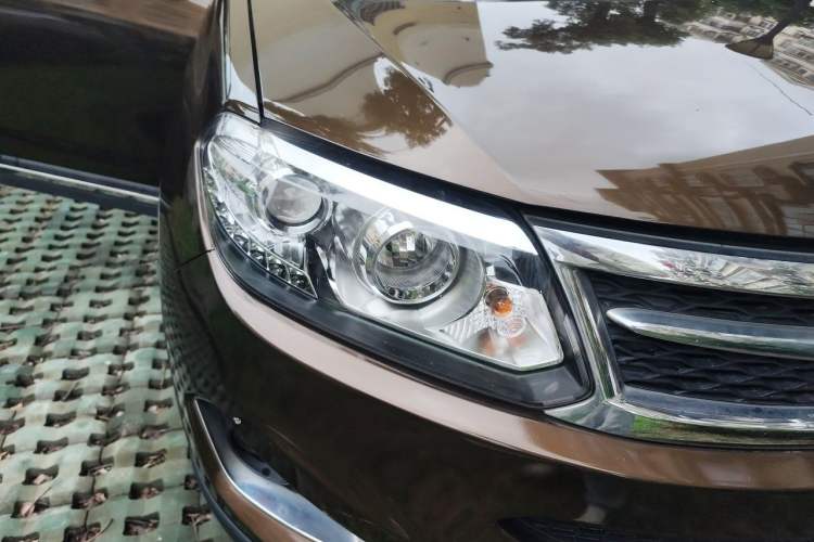Used Chery Tiggo 5 2015 2.0L CVT Family Deluxe Edition Right Front Headlight