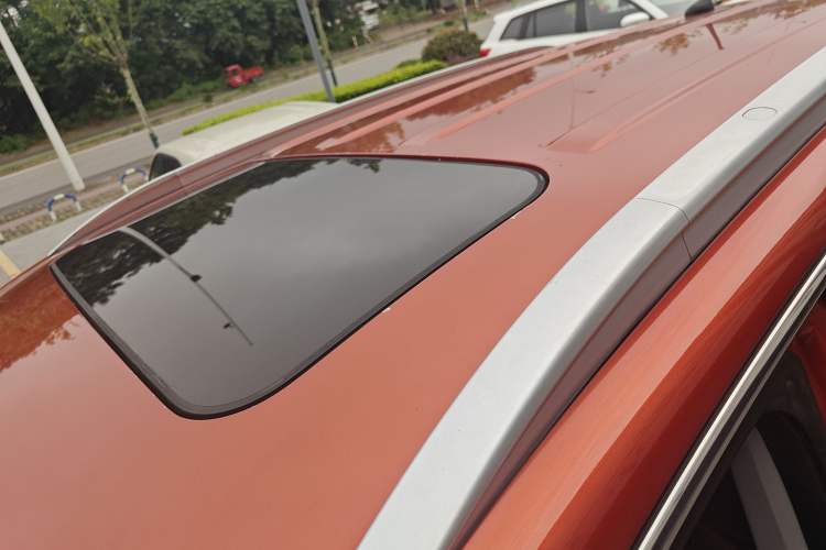 Used Chery Tiggo 5 2015 2.0L CVT Jiayue Edition Roof