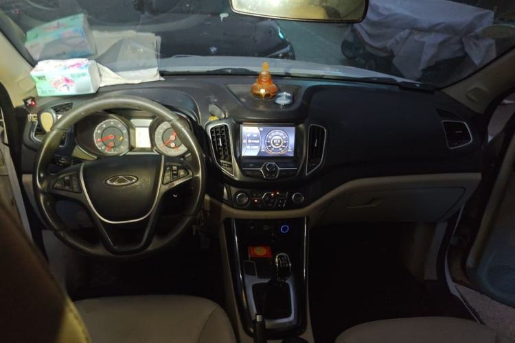 Used Chery Tiggo 5 2015 2.0L Manual Luxury Edition Center Console