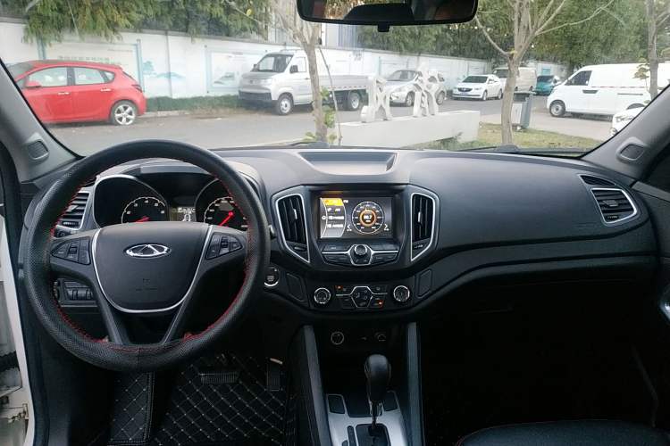 Used Chery Tiggo 5 2015 2.0L CVT Jiayue Edition Center Console