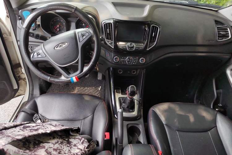 Used Chery Tiggo 5 2015 2.0L Manual Luxury Edition Center Console