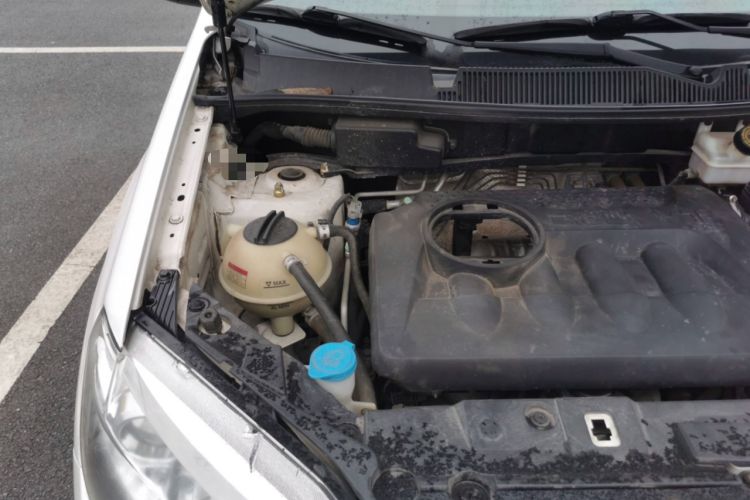 Used Chery Tiggo 5 2015 2.0L CVT Family Deluxe Edition Engine Bay Right