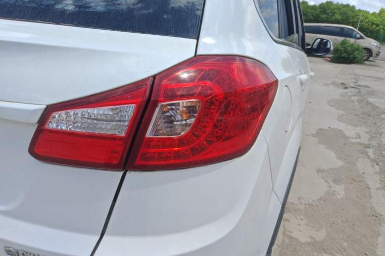 Used Chery Tiggo 5 2015 2.0L Manual Jia Yue Edition Exterior 3