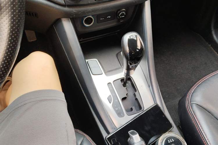Used Chery Tiggo 5 2015 2.0L CVT Jiayue Edition Gear Lever