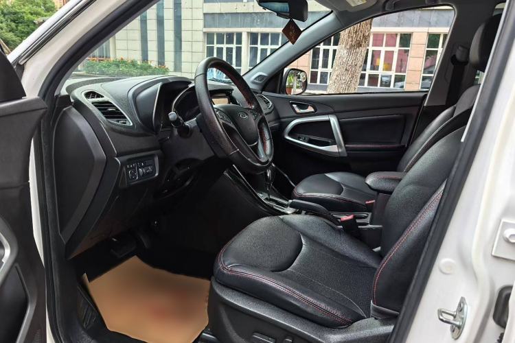 Used Chery Tiggo 5 2015 2.0L CVT Family Deluxe Edition Interior 2