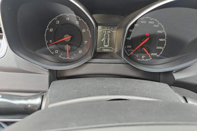 Used Chery Tiggo 5 2015 2.0L CVT Family Deluxe Edition Odometer Close Up