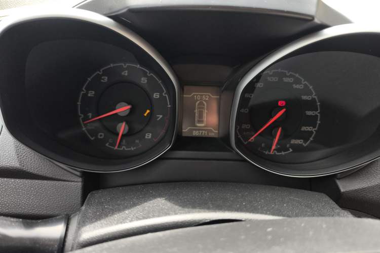 Used Chery Tiggo 5 2015 1.5T Manual Jiayue Edition Odometer Close Up