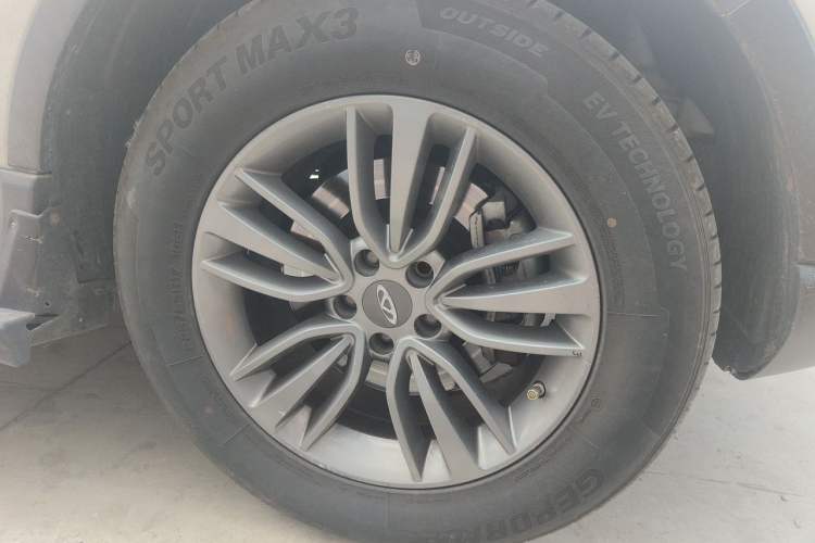Used Chery Tiggo 5 2015 2.0L CVT Jiayue Edition Right Front Wheel Hub