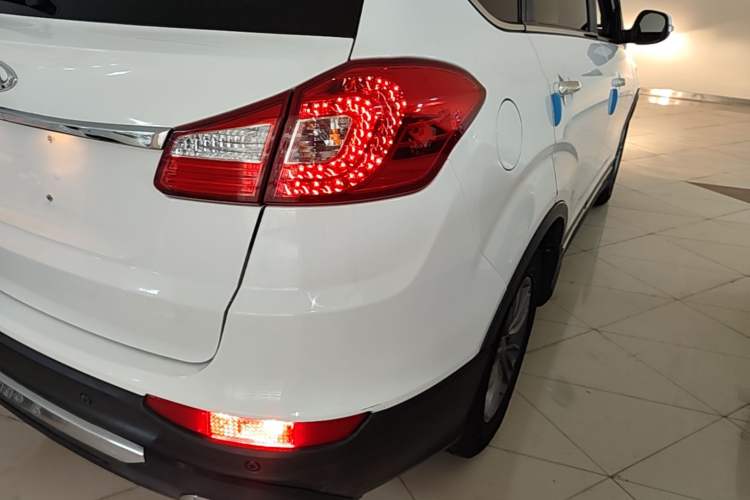 Used Chery Tiggo 5 2015 2.0L CVT Family Deluxe Edition Right Rear Taillight