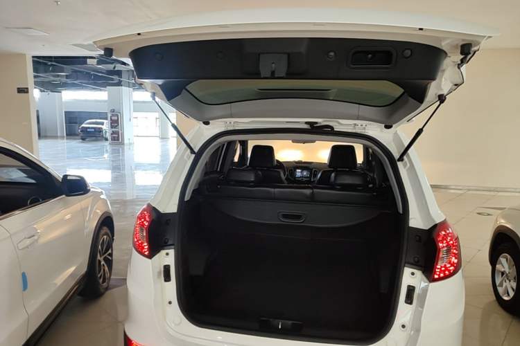 Used Chery Tiggo 5 2015 2.0L CVT Family Deluxe Edition Trunk
