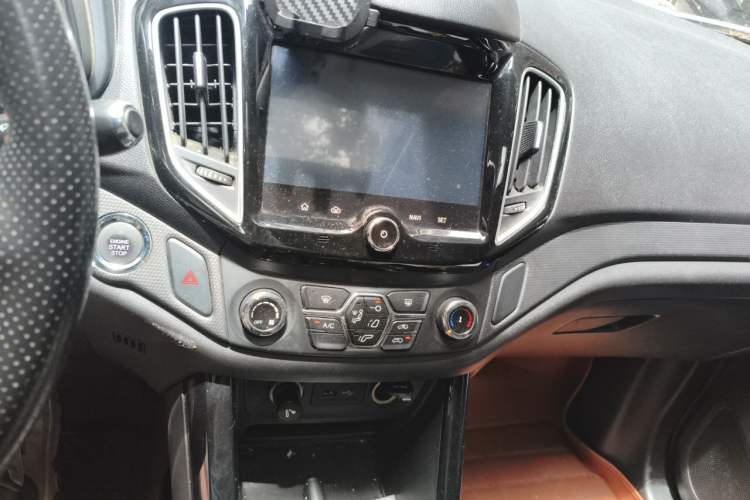 Used Chery Tiggo 5 2016 1.5T Manual Jiayue Trust Edition Audio And AC Panel