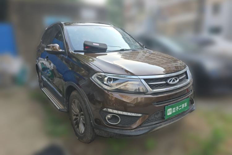 Used Chery Tiggo 5 2016 2.0L CVT Family Deluxe Edition Front Right 45 Deg