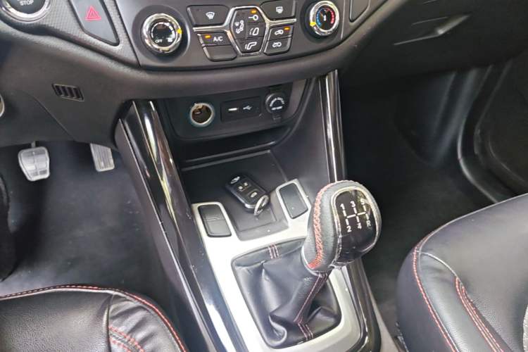 Used Chery Tiggo 5 2016 1.5T Manual Jiayue Trust Edition Gear Lever