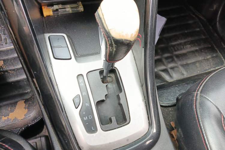 Used Chery Tiggo 5 2016 2.0L CVT Family Deluxe Edition Gear Lever