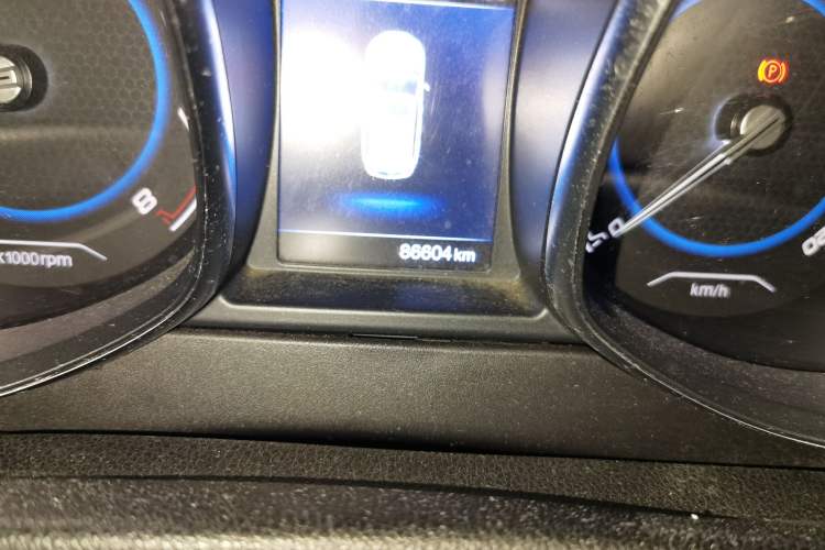 Used Chery Tiggo 5 2016 1.5T Manual Jiayue Trust Edition Odometer Close Up