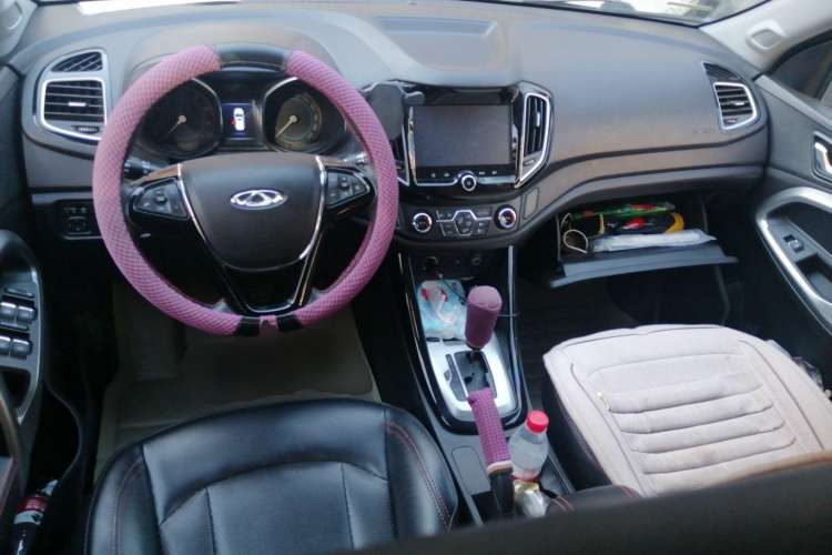 Used Chery Tiggo 5 2016 2.0L CVT Excellence Trust Edition Center Console